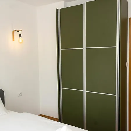 Sea Garden Charm - Cozy 1bd Flat In By Flat Mаnager Διαμέρισμα *